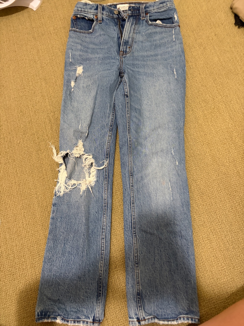 Abercrombie & Fitch The 90s Straight Ultra High Blue Distressed Jeans